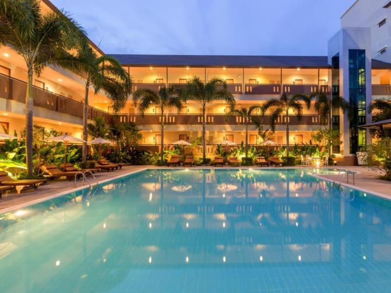 Chaiyapruek Suites Джомтьен Экстерьер фото